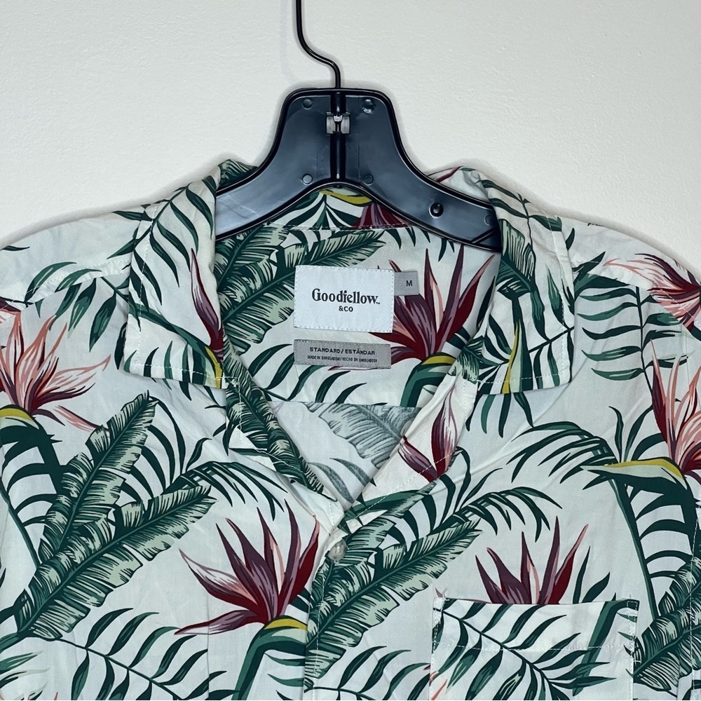 Goodfellow Short Sleeve M Button Up Floral/Tropical Design - Picture 2 of 4